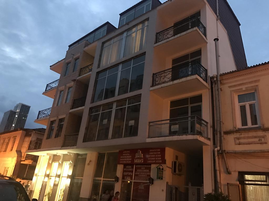 Piazza Apartment Batumi Bagian luar foto