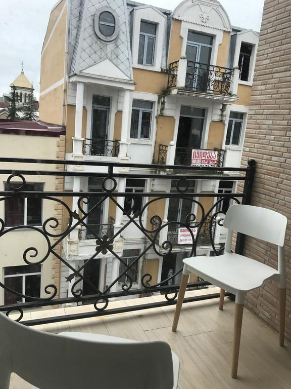 Piazza Apartment Batumi Bagian luar foto