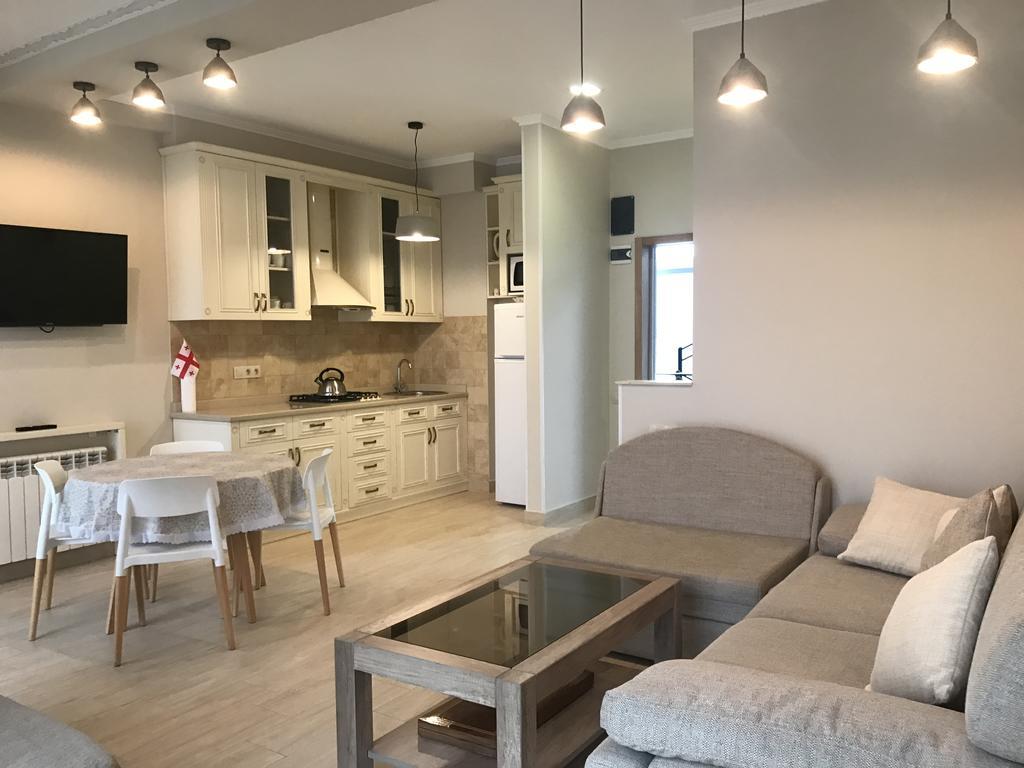 Piazza Apartment Batumi Bagian luar foto