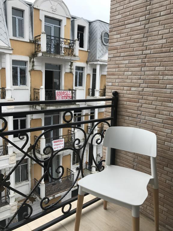 Piazza Apartment Batumi Bagian luar foto